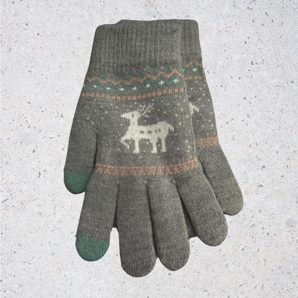 Cozy Knit Reindeer Gloves - Festive and Warm